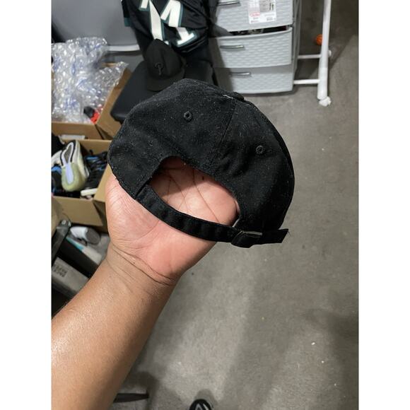 Philadelphia Phillies Fan Favorite Adjustable Hat Black - Picture 2 of 4